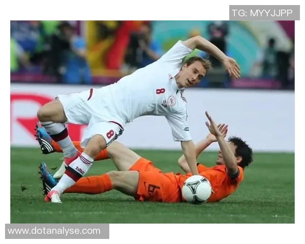 足球场上球星精彩踩球瞬间真实还原展现卓越技术与球感魅力