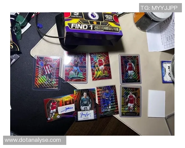 哪款足球球星卡更容易抽到高价值卡片探讨